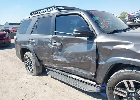 2018 Toyota 4Runner Limited z USA, uszkodzony, nr VIN JTEBU5JR8J5541160